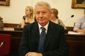 Σήφης Βαλυράκης: Για τις 20 Ιανουαρίου 2025 αναβλήθηκε από το ΜΟΔ η δίκη των δύο ψαράδων για την δολοφονία του πρώην υπουργού - Τι δήλωσε η Ζωή Κωνσταντοπούλου.