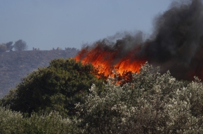 Φωτιά στη Βάρης Κορωπίου: Οι δρόμοι που είναι κλειστοί