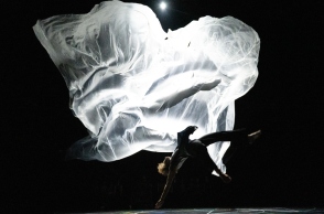 Rosas/Anne Teresa de Keersmaeker, «EXIT ABOVE – after the tempest»