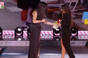 Αθηναΐς Νέγκα και Μαρίνα Σάττι στα MAD VMA