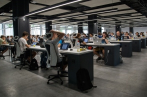 6ήμερη εργασία και ψηφιακή κάρτα εργασίας: Ποιες επιχειρήσεις αφορoύν