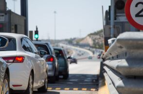 Αγίου Πνεύματος: Σε εξέλιξη η έξοδος των εκδρομέων για το τριήμερο - Αυξημένη η κίνηση στην Αθηνών-Κορίνθου - Μέτρα της Τροχαίας για ασφαλή μετακίνηση. 