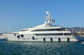 Ύδρα: Ποιοι ήταν οι Καζάκοι επιβάτες της «Περσεφόνης» - Έρευνα του inside story και του OCCRP για τη θαλαμηγό και τη φωτιά που προκλήθηκε από πυροτεχνήματα. 