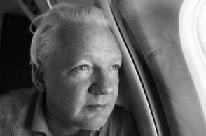 Τζούλιαν Ασάνζ: Η πρώτη νύχτα ελευθερίας του μετά από 14 χρόνια