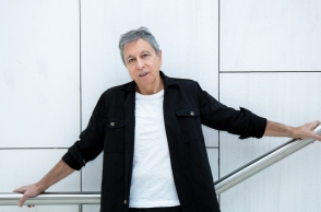 Λουκάς Καρυτινός: Συνέντευξη με τον καλλιτεχνικό διευθυντή της Κρατικής Ορχήστρας Αθηνών και διακεκριμένο μαέστρο.