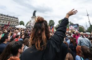 Γαλλικές εκλογές: Η ακροδεξιά θα έχει την σχετική, αλλά όχι την απόλυτη πλειοψηφία των εδρών στη Γαλλική Εθνοσυνέλευση, σύμφωνα με δημοσκόπηση.