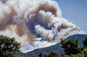 Στιγμιότυπο από την επιχείρηση κατάσβεσης της πυρκαγιάς που είχε ξεσπάσει στο Κατσιμίδι Πάρνηθας το περασμένο Σάββατο (29.6)