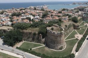 Υπουργείο Πολιτισμού: Σε εξέλιξη το έργο αποκατάστασης και ανάδειξης των χερσαίων τειχών του μεσαιωνικού Κάστρου της Χίου