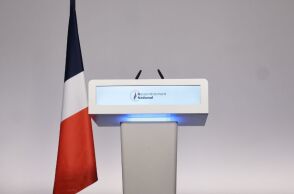 Γαλλικές εκλογές: Πώς υποδέχτηκαν τα ΜΜΕ τα αποτελέσματα - Ανακούφιση για το φρένο στην ακροδεξιά, αλλά και αβεβαιότητα για το μέλλον.