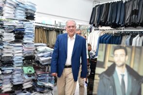 Τάκης Θεοδωρικάκος: Στην αγορά του Αγίου Δημητρίου ο υπουργός Ανάπτυξης, με αφορμή την έναρξη των θερινών εκπτώσεων - «Ο ενημερωμένος καταναλωτής έχει δύναμη»