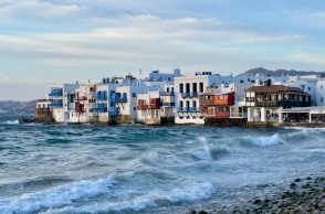 Μύκονος 2024: Οδηγός για αξιοθέατα, παραλίες, φαγητό, διασκέδαση 