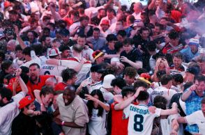 The Killers: Διέκοψαν συναυλία για να δείξουν την εθνική Αγγλίας