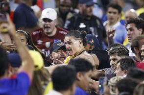 Κόπα Αμέρικα: Άγριο ξύλο μεταξύ παικτών και οπαδών