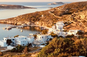 Κίμωλος 2024: Οδηγός για αξιοθέατα, παραλίες, φαγητό, διασκέδαση