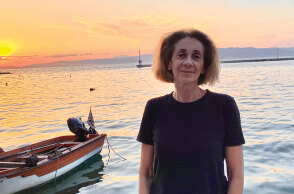 Δεν έχει τίποτα το δήθεν η Θάσος, τίποτα το φέηκ - Της Μανίνας Ζουμπουλάκη