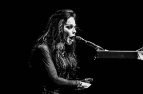 Diamanda Galás: Συνέντευξη με την τραγουδίστρια, συνθέτρια και πιανίστρια για το νέο της live album, τη μουσική και τη ζωή της