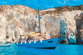 Bay Cruises: Στο Captain Avgoustis θα ζήσεις τις πιο αξέχαστες στιγμές διακοπών στην Κίμωλο