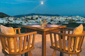 Meltemi View and Taste: Απολαυστικές γεύσεις, φιλοξενία και μαγευτική θέα στην Κίμωλο