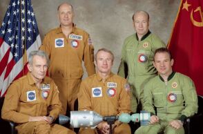 Σαν σήμερα, 17 Ιουλίου, εκτελείται το πρόγραμμα Apollo-Soyuz