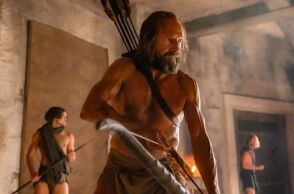 Ρέιφ Φάινς: Πρώτη εικόνα ως Οδυσσέας στο «The Return» του Ουμπέρτο Παζολίνι - Συμπρωταγωνιστεί η Ζιλιέτ Μπινός - Το 2024 στους κινηματογράφους η ταινία. 