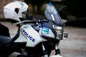 Θεσσαλονίκη: Τον αναζητούσαν για ενδοοικογενειακή βία και εντόπισαν στο σπίτι του όπλα και ναρκωτικά - Στα ίχνη 26χρονου η ΕΛ.ΑΣ.