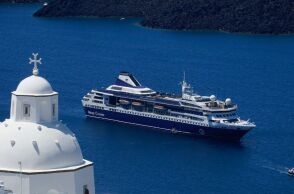 Σαντορίνη: Δημοτικός σύμβουλος κάλεσε τους ντόπιους να μειώσουν τις μετακινήσεις λόγω της άφιξης τουριστών - Η ανάρτηση που αποσύρθηκε. 