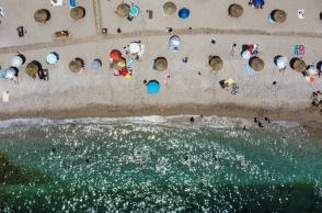 Καιρός σήμερα: Άνεμοι και υψηλές θερμοκρασίες την Κυριακή