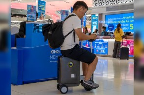 Η Ιαπωνία «μπλοκάρει» τη χρήση μηχανοκίνητων βαλιτσών