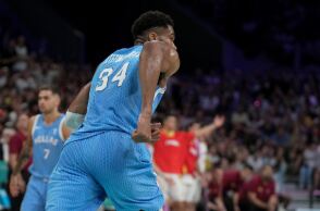 Ο Γιάννης Αντετοκούνμπο