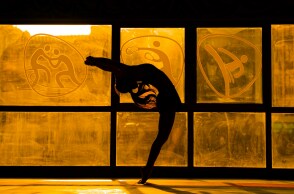 Κοπέλα σε προπόνηση ενόργανης