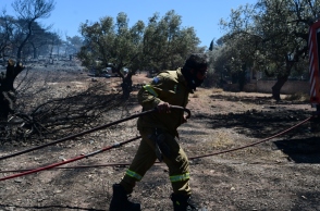 Φωτιά Κορωπί: Βελτιωμένη η εικόνα στην Αγία Μαρίνα