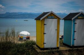 Νέο πρόσωπο θα παρουσιάσει ο καιρός τη Δευτέρα, καθώς θα εκδηλωθούν βροχές, ενώ παραμένουν σε υψηλά επίπεδα οι θερμοκρασίες.