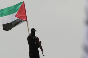 Η Χαμάς διορίζει τον Μοχαμάντ Ισμαήλ Νταρουίς νέο προσωρινό ηγέτη της οργάνωσης - Διαδέχεται τον Ισμαήλ Χανίγια μέχρι τη διεξαγωγή εκλογών.