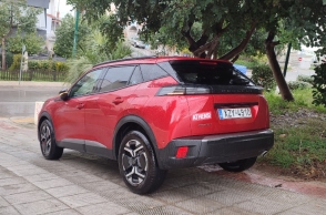 Αυτό είναι το ανανεωμένο Peugeot 2008 που «τα σπάει»