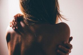 Θεσσαλονίκη: Σύλληψη 52χρονου μετά από καταγγελία για βιασμό - Φέρεται να απείλησε με μαχαίρι την 25χρονη θετή του κόρη. 