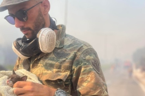 Φωτιά στην Αττική: Ο εθελοντής που έσωσε ένα γατάκι περιγράφει