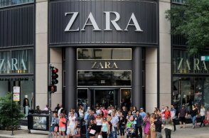 Γιατί τα Zara απέσυραν μπλουζάκι 