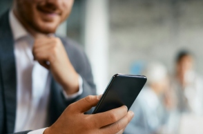 Ολλανδία: Ο πρωθυπουργός απαγόρευσε τα κινητά στο υπουργικό συμβούλιο