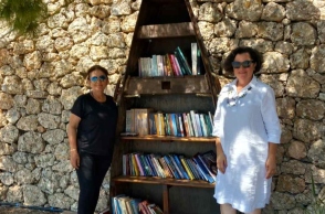 Πόρτο Χέλι: Μια βάρκα που έγινε ένα παράθυρο στον κόσμο 