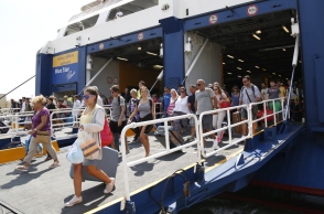 Επιστροφή εκδρομέων: Αυξημένη κίνηση σε λιμάνια και δρόμους