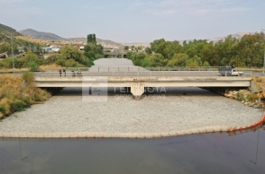 Νεκρά ψάρια στον Βόλο: Εικόνες από drone καταγράφουν την καταστροφή