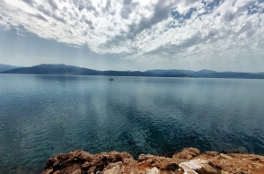 Καιρός σήμερα: Με βροχές και καταιγίδες ο καιρός την Τρίτη (3.9)