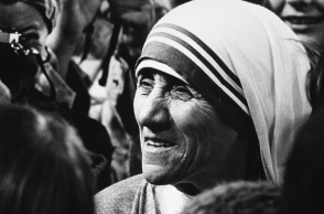 Μητέρα Τερέζα: Σαν σήμερα 4 Σεπτεμβρίου αγιοποιείται