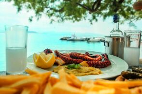 3 απολαυστικά στέκια για ένα νόστιμο Σαββατοκύριακο στην Αίγινα