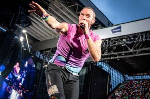 Οι Coldplay δωρίζουν μέρος των εσόδων από συναυλίες τους για την ενίσχυση μικρών συναυλιακών χώρων - Σε κρίση οι ανεξάρτητες σκηνές στη Βρετανία.