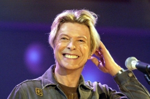 David Bowie: Το θρυλικό τραγούδι που χάρισε ώστε να σωθεί ένα συγκρότημα