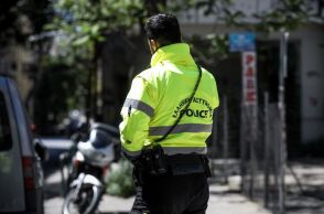 Συνελήφθη 31χρονος δραπέτης φυλακών για κλοπή 14 οχημάτων από επαγγελματικούς χώρους στάθμευσης στα Εξάρχεια - Άνω των 300.000 ευρώ η αξία τους.