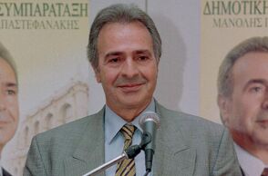 Έφυγε από τη ζωή ο Μανώλης Παπαστεφανάκης - Ιστορικό στέλεχος του ΠΑΣΟΚ, πρώην υπουργός και βουλευτής - Τα συλλυπητήρια του περιφερειάρχη Κρήτης