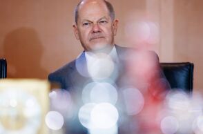 Γερμανία: Κρίσιμες εκλογές στο Βρανδεμβούργο για τον Όλαφ Σολτς - Προηγείται στις δημοσκοπήσεις η ακροδεξιά Εναλλακτική για τη Γερμανία.