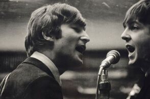 Συμβόλαιο που υπέγραψαν οι Beatles για εμφανίσεις τους στο Αμβούργο πωλείται σε δημοπρασία - Από την πρώτη περίοδο των συναυλιών τους το 1962.